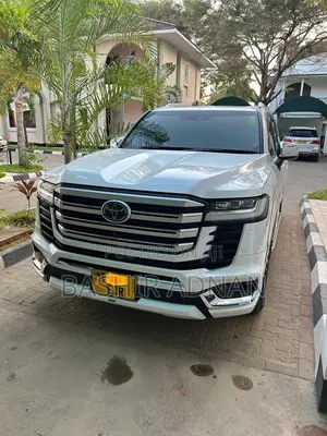 Toyota Land Cruiser 3.3 Diesel 4WD 2022 White