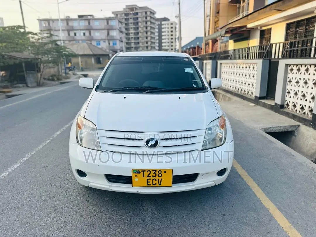 Toyota IST 2006 Silver