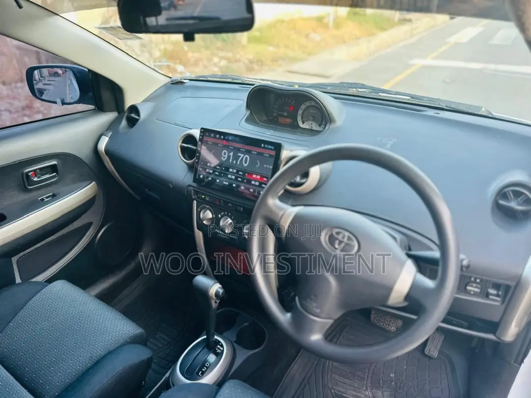 Toyota IST 2006 Silver