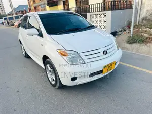 Toyota IST 2006 Silver