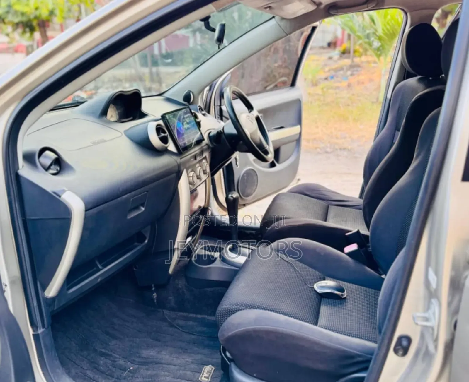 Toyota IST 2004 Gold