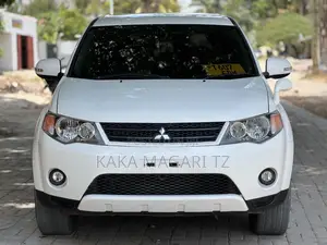 Mitsubishi Outlander 2012 Pearl