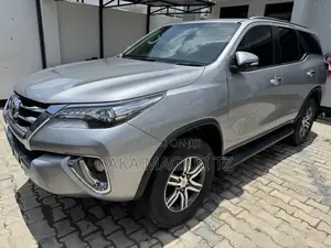 Toyota Fortuner 2019 Silver