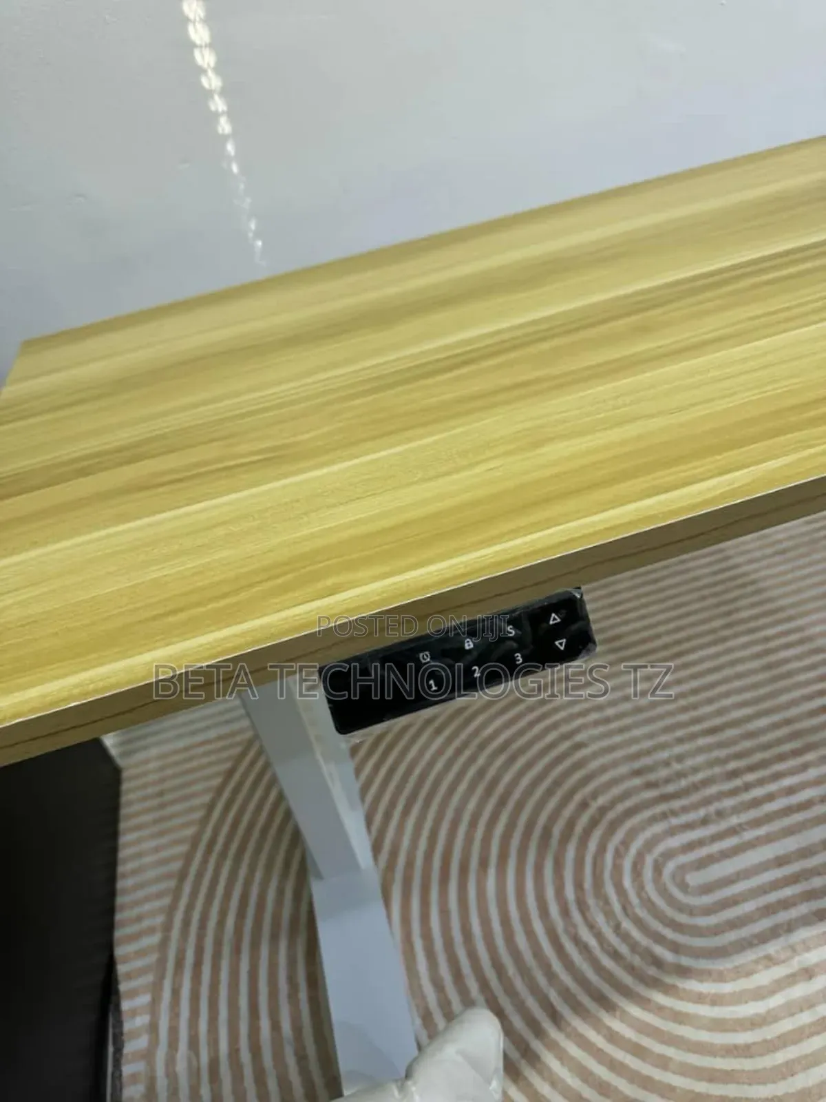 Height Adjustable Table. Best for Setup