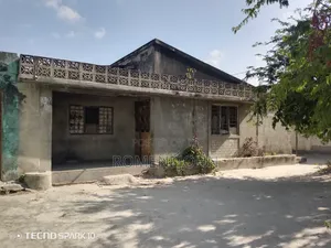 5bdrm House in Tanzania Daresalaam, Ilala for sale