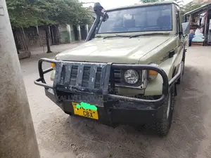 Toyota Land Cruiser 2004 Gold