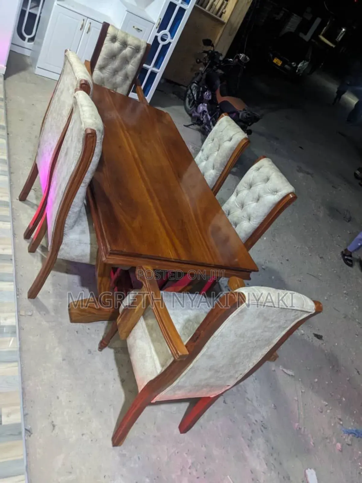 Nauza Dinning Table Viti 6 Mbao Ngumu