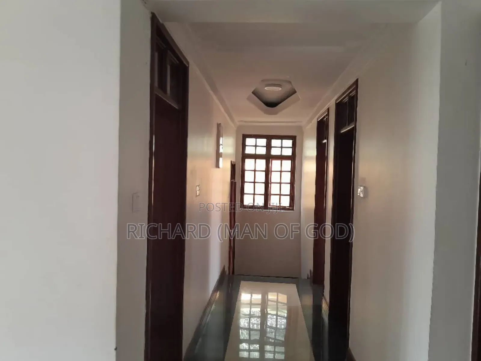 5bdrm Bungalow in Central Business Area for rent