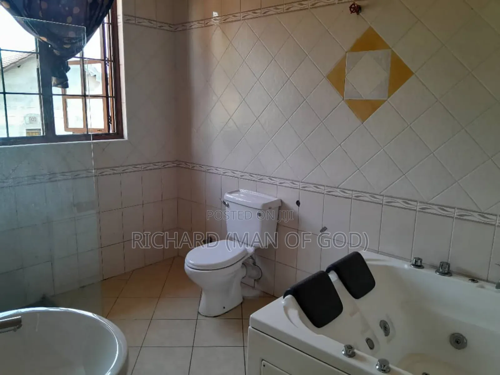 5bdrm Bungalow in Central Business Area for rent