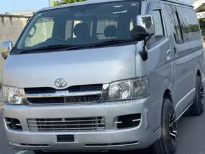 Toyota HiAce 2005 Silver
