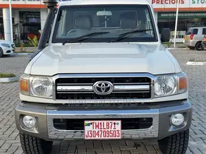 Toyota Land Cruiser 2018 White