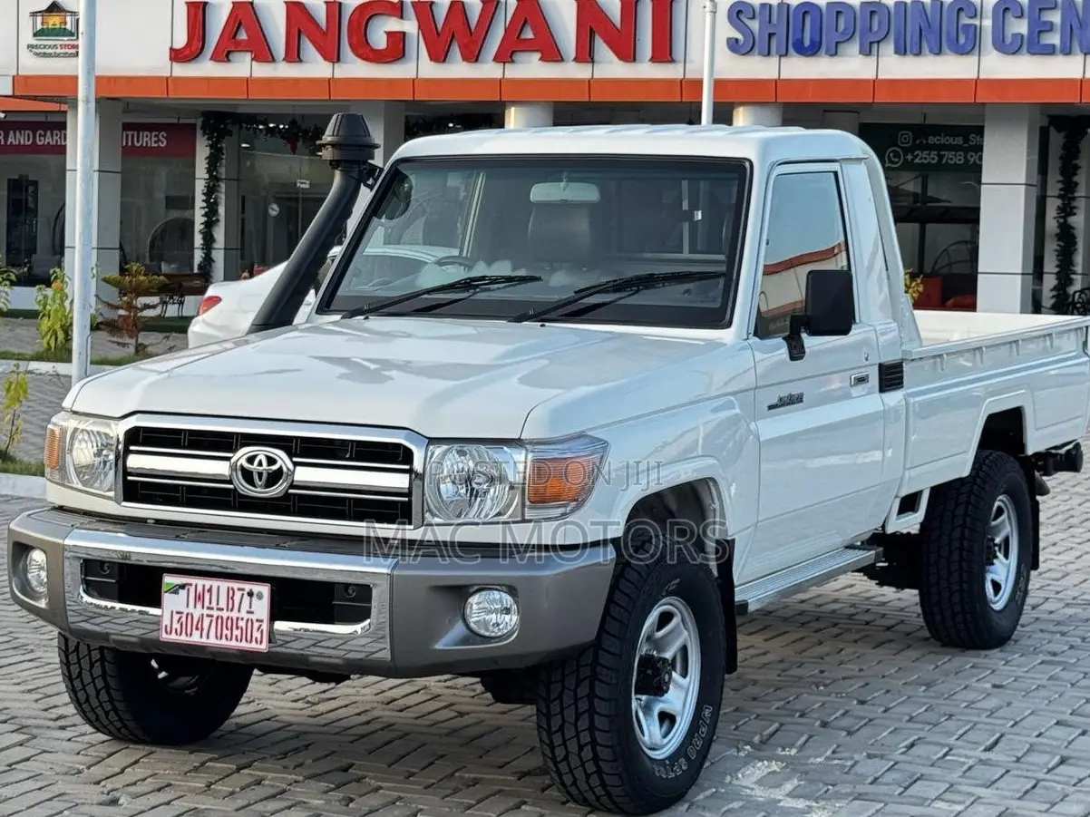 Toyota Land Cruiser 2018 White
