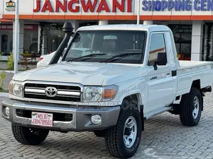 Toyota Land Cruiser 2018 White