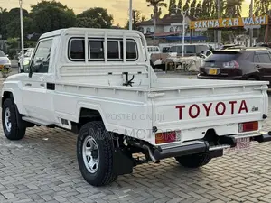 Toyota Land Cruiser 2018 White