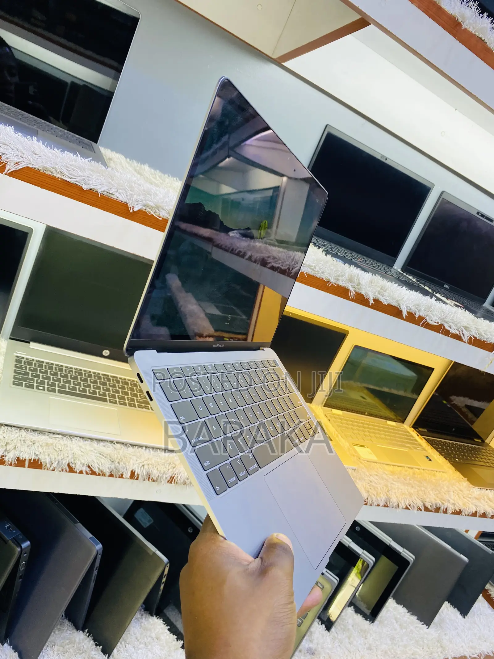New Laptop Apple MacBook Air 2019 8GB Intel Core I5 SSD 128GB