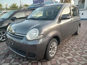 Toyota Sienta 1.5 AWD 2008 Gray