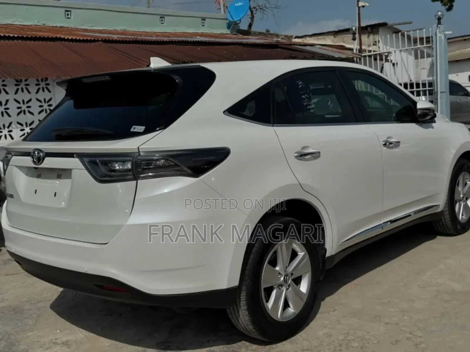 Toyota Harrier 2.0 2015 White