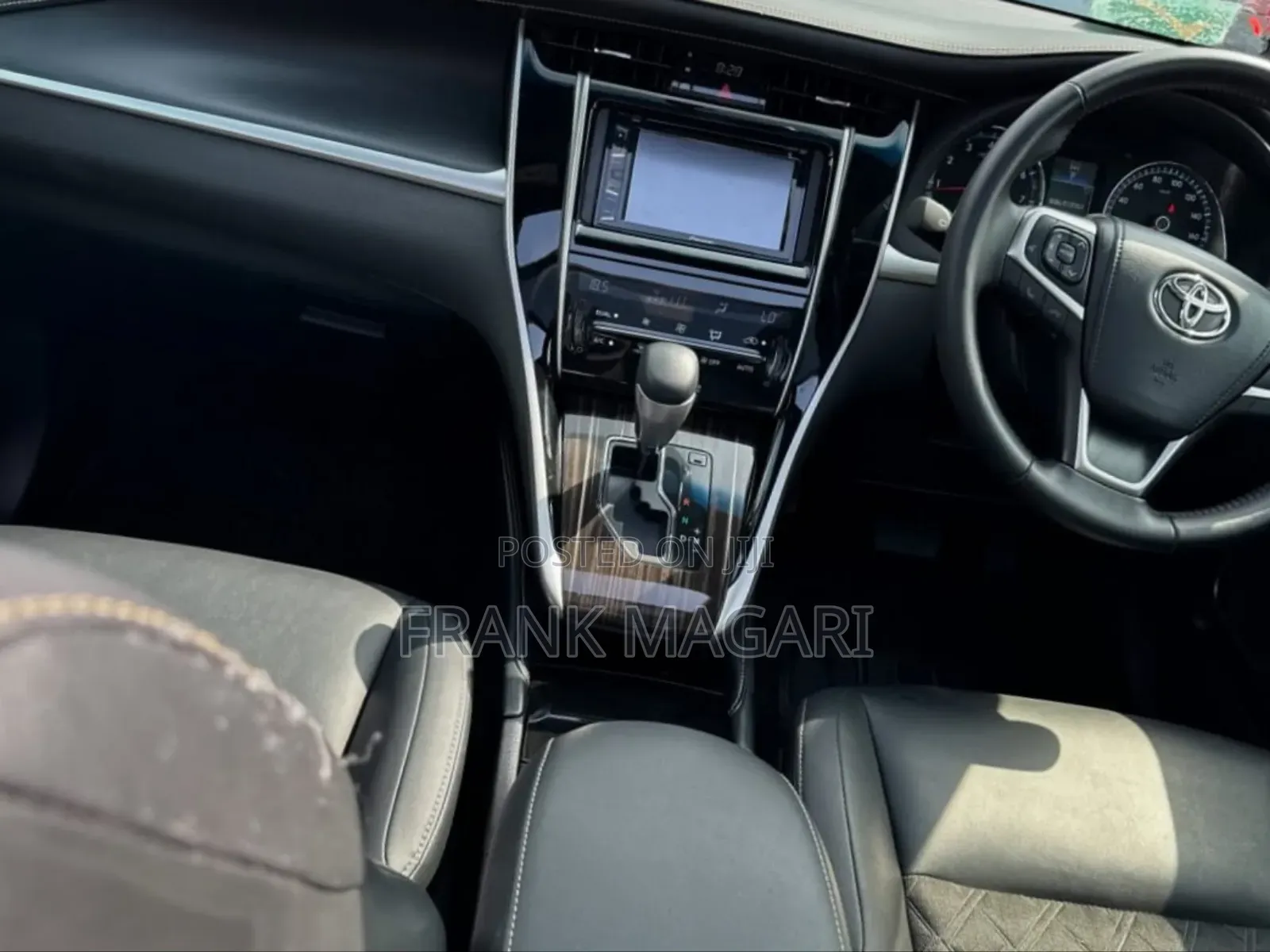 Toyota Harrier 2.0 2015 White