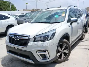 Subaru Forester 2018 White