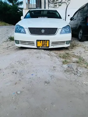Toyota Crown Royale 2005 White