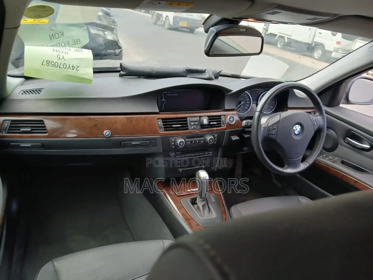 BMW 3 Series 320i RWD 2010 Blue
