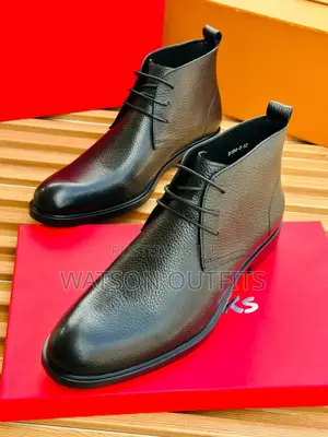 Clarks Ya Ngozi Ya Rangi Mbili