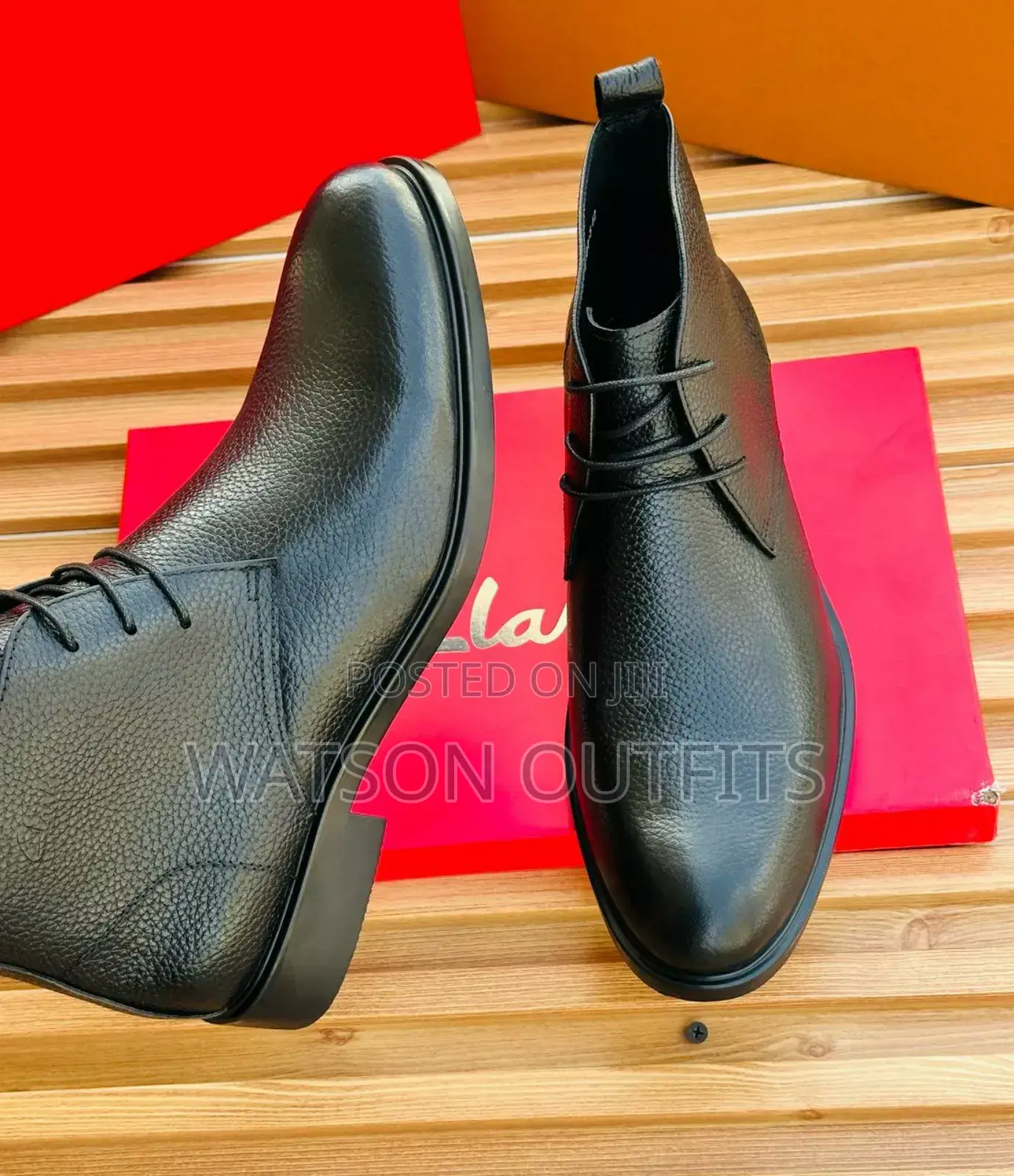 Clarks Ya Ngozi Ya Rangi Mbili
