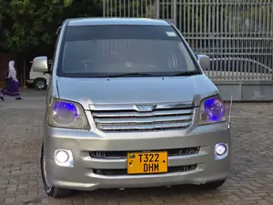 Toyota Noah 2003 Silver