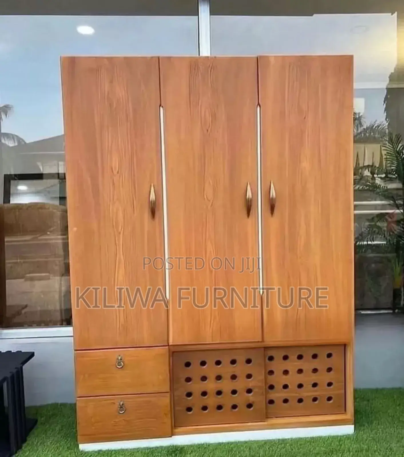 Kabati La Kisasa Kabisa Milango Mitatu