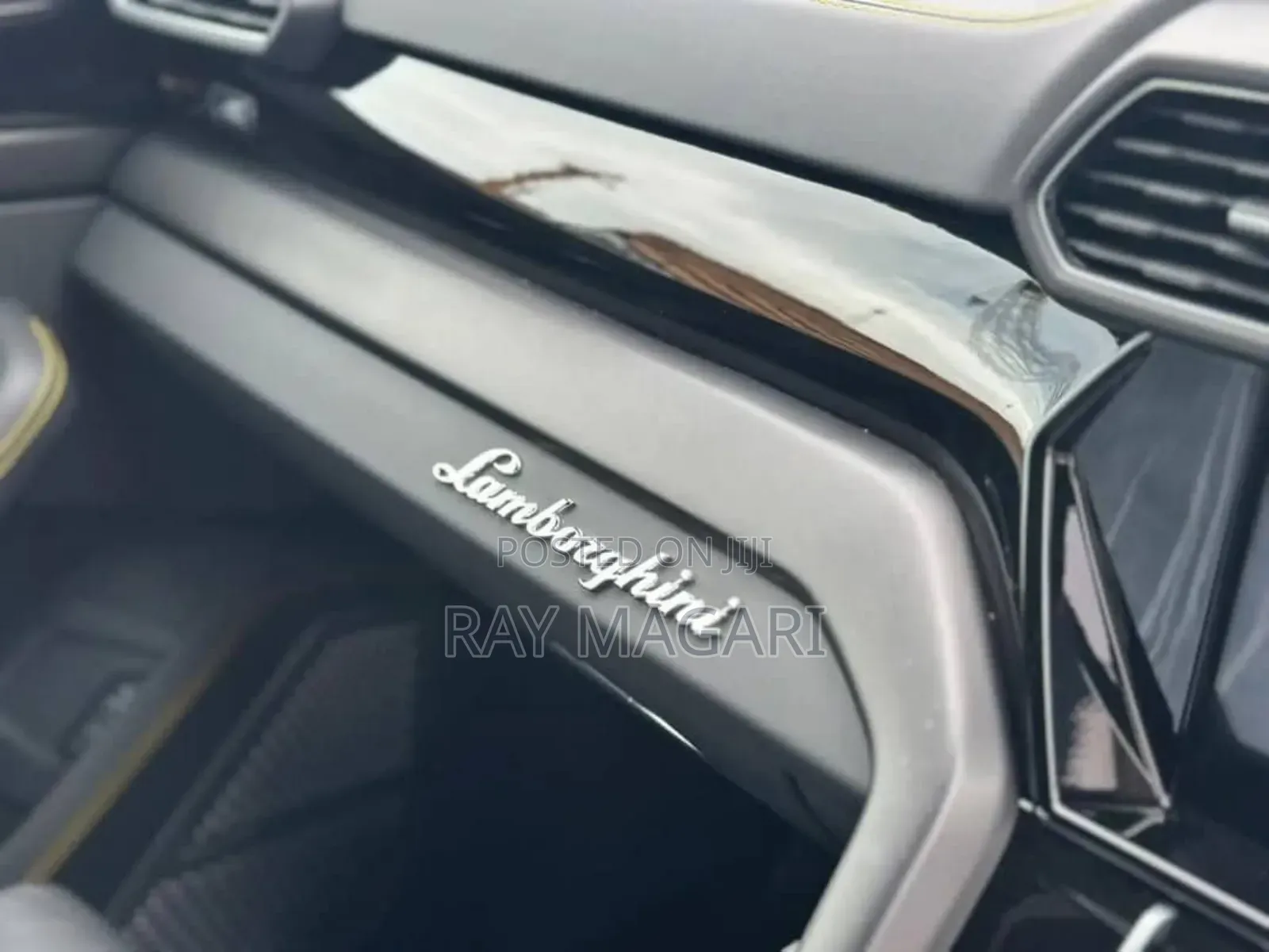 Lamborghini Urus Base 4dr AWD 2020 Yellow