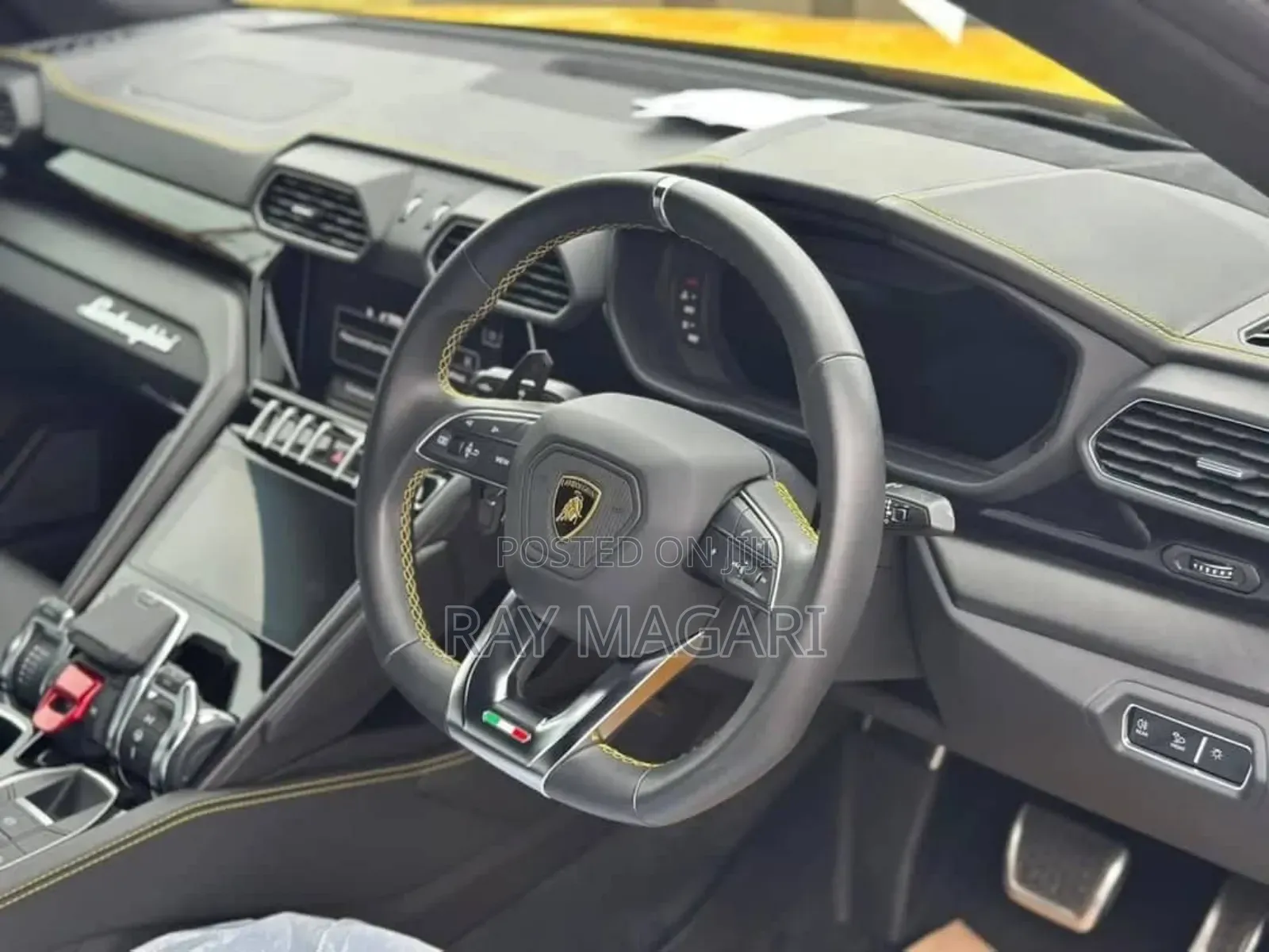 Lamborghini Urus Base 4dr AWD 2020 Yellow
