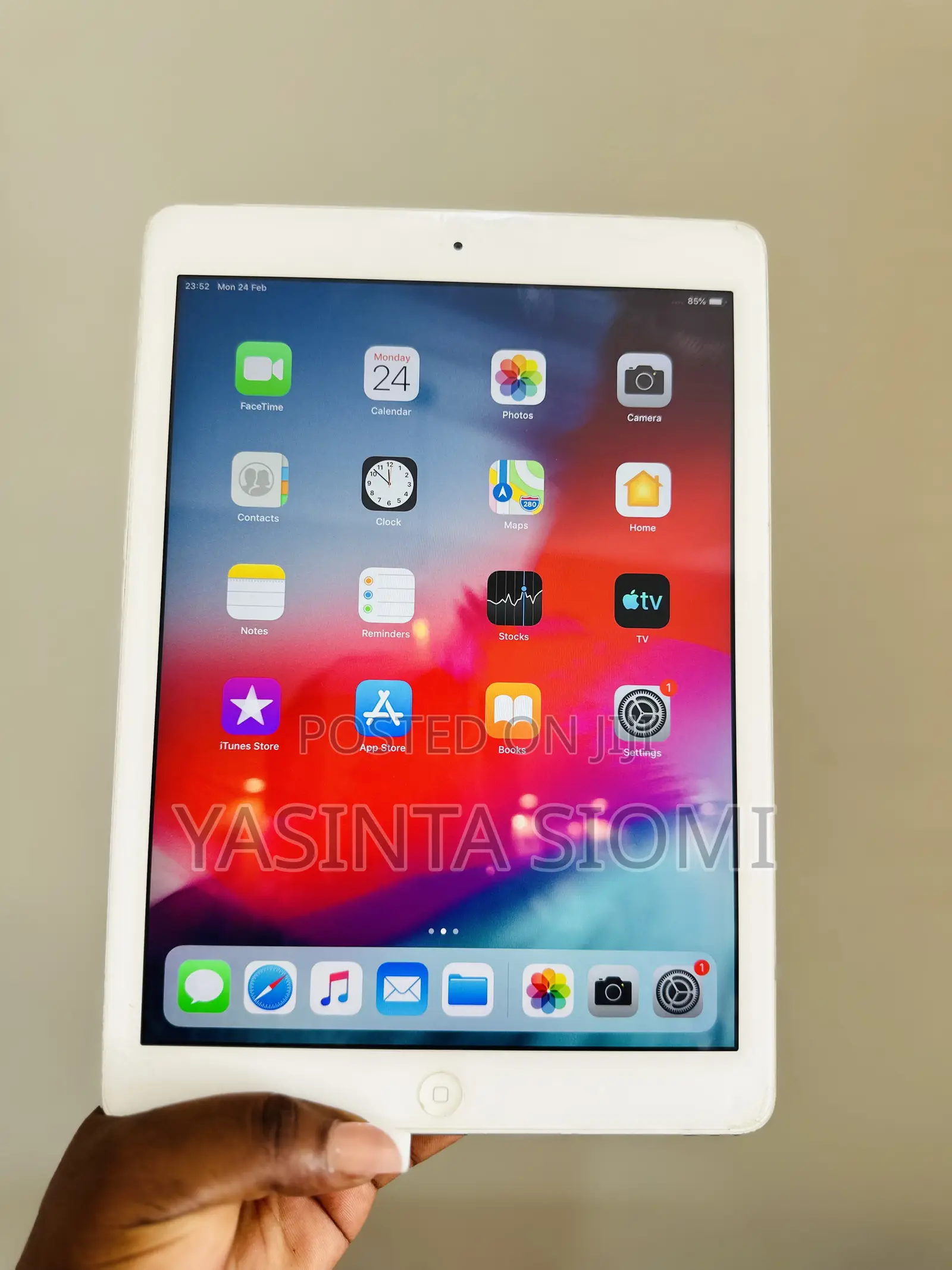 Apple iPad Air 16 GB Gray
