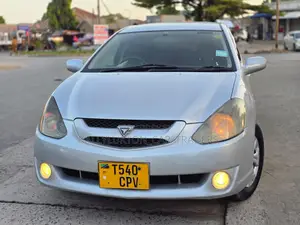 Toyota Caldina 2004 Silver
