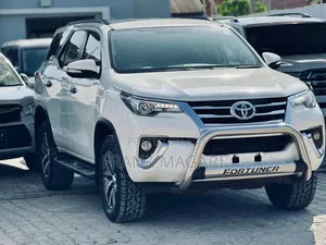 Toyota Fortuner 2.8 D AWD 2017 White
