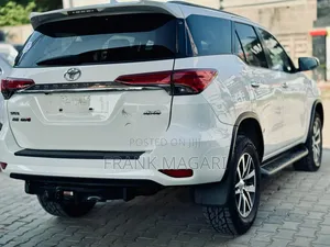 Toyota Fortuner 2.8 D AWD 2017 White
