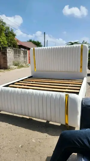 Kitanda Cha Bedsofa Chenye Stickers