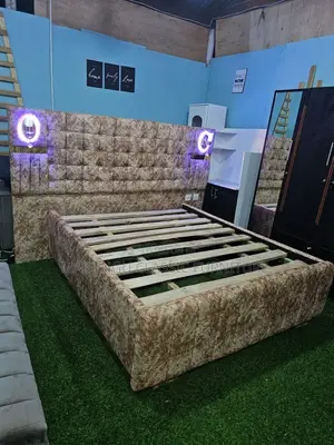 Kitanda Cha Bedsofa Chenye Sehemu Ya Taa