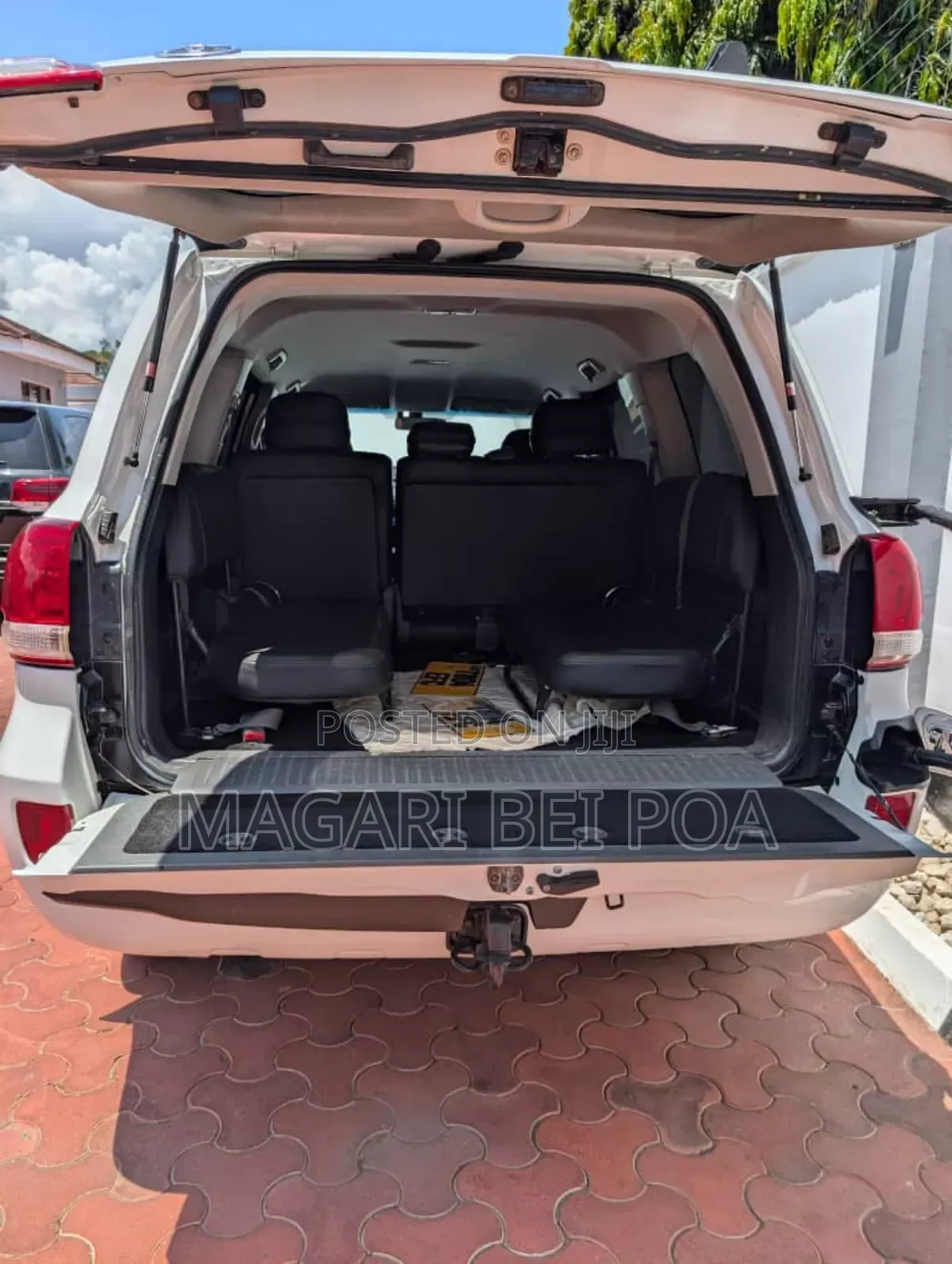 Toyota Land Cruiser 2015 White