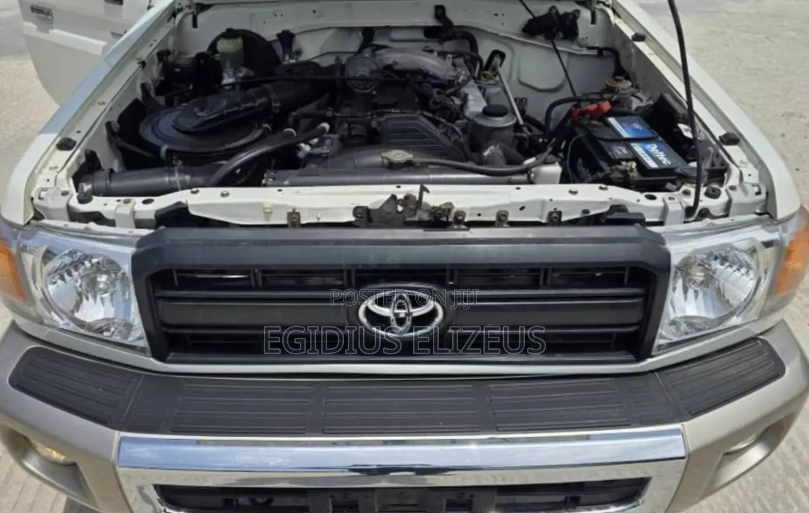 Toyota Land Cruiser 2011 White