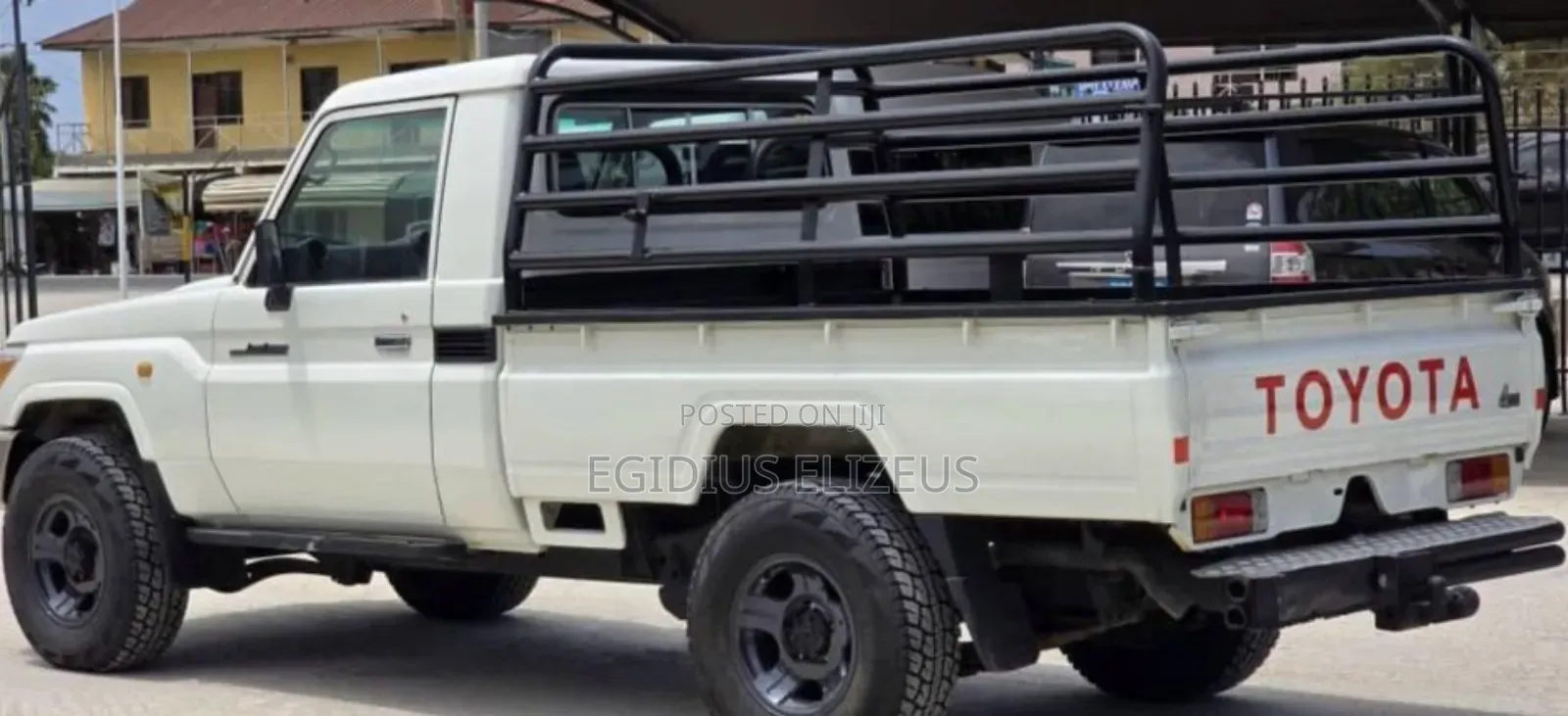 Toyota Land Cruiser 2011 White