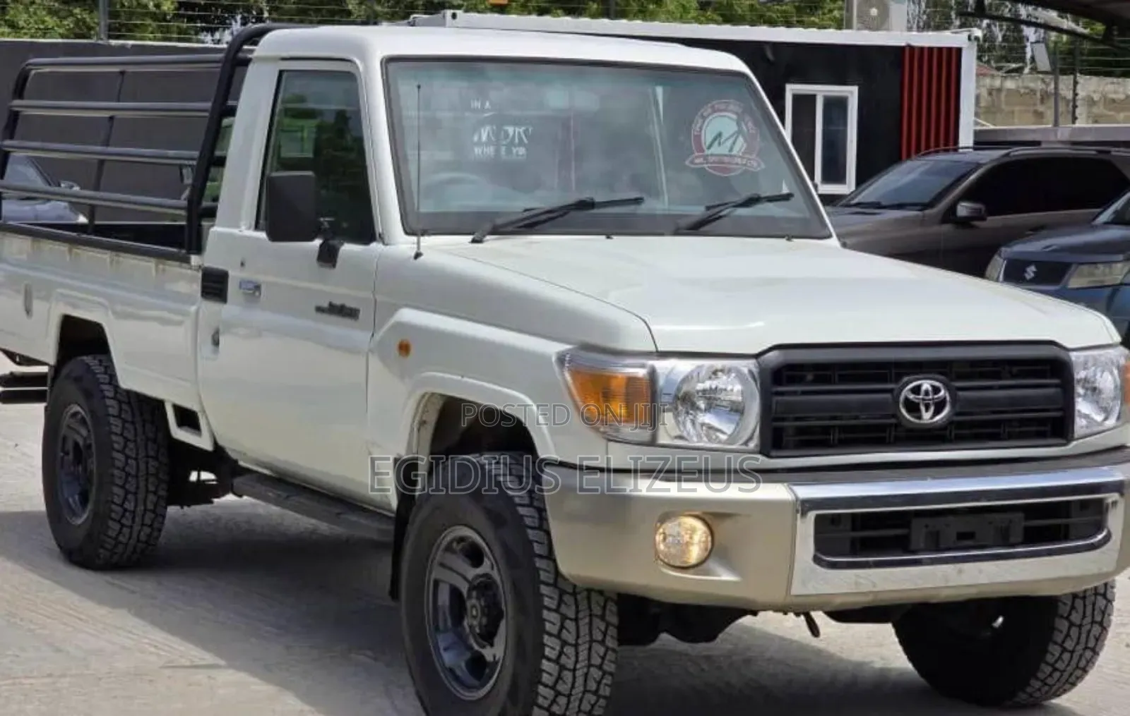 Toyota Land Cruiser 2011 White
