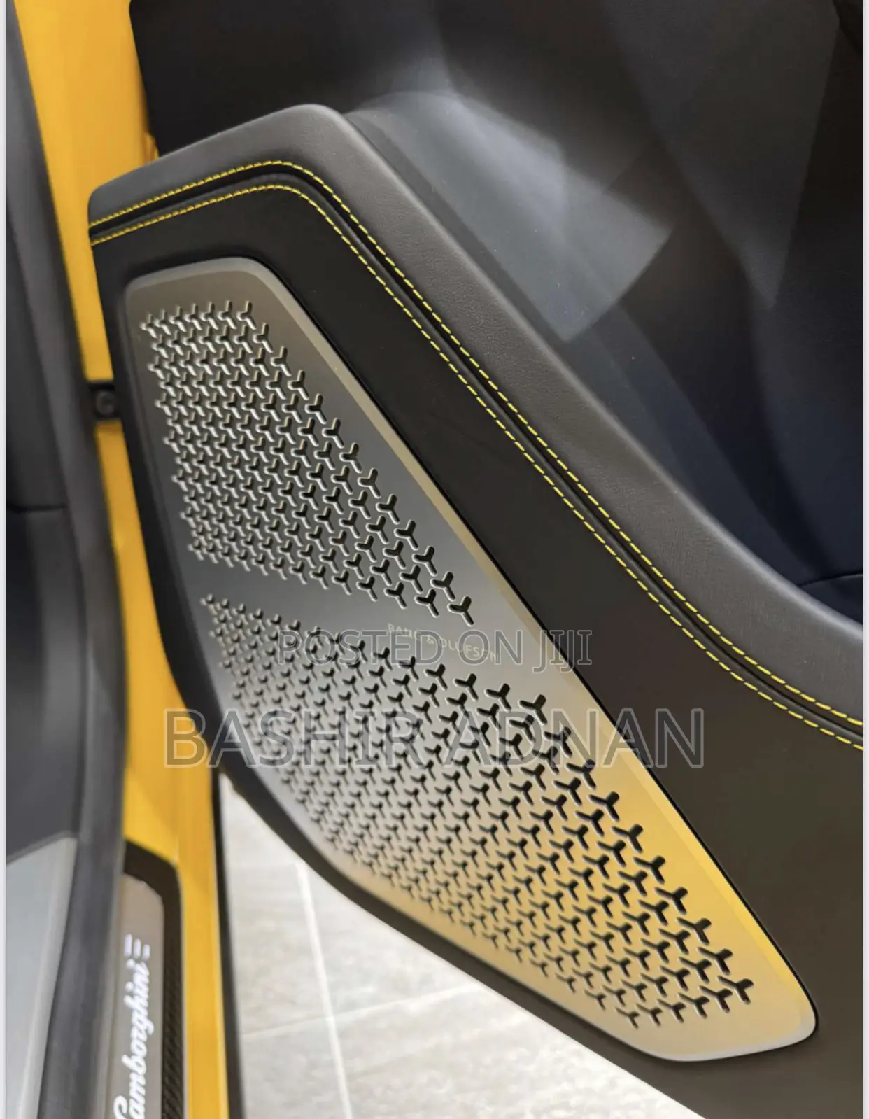 Lamborghini Urus Base 4dr AWD 2020 Yellow
