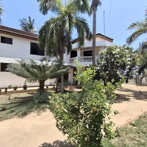 8bdrm Bungalow in Mbezibeach for rent