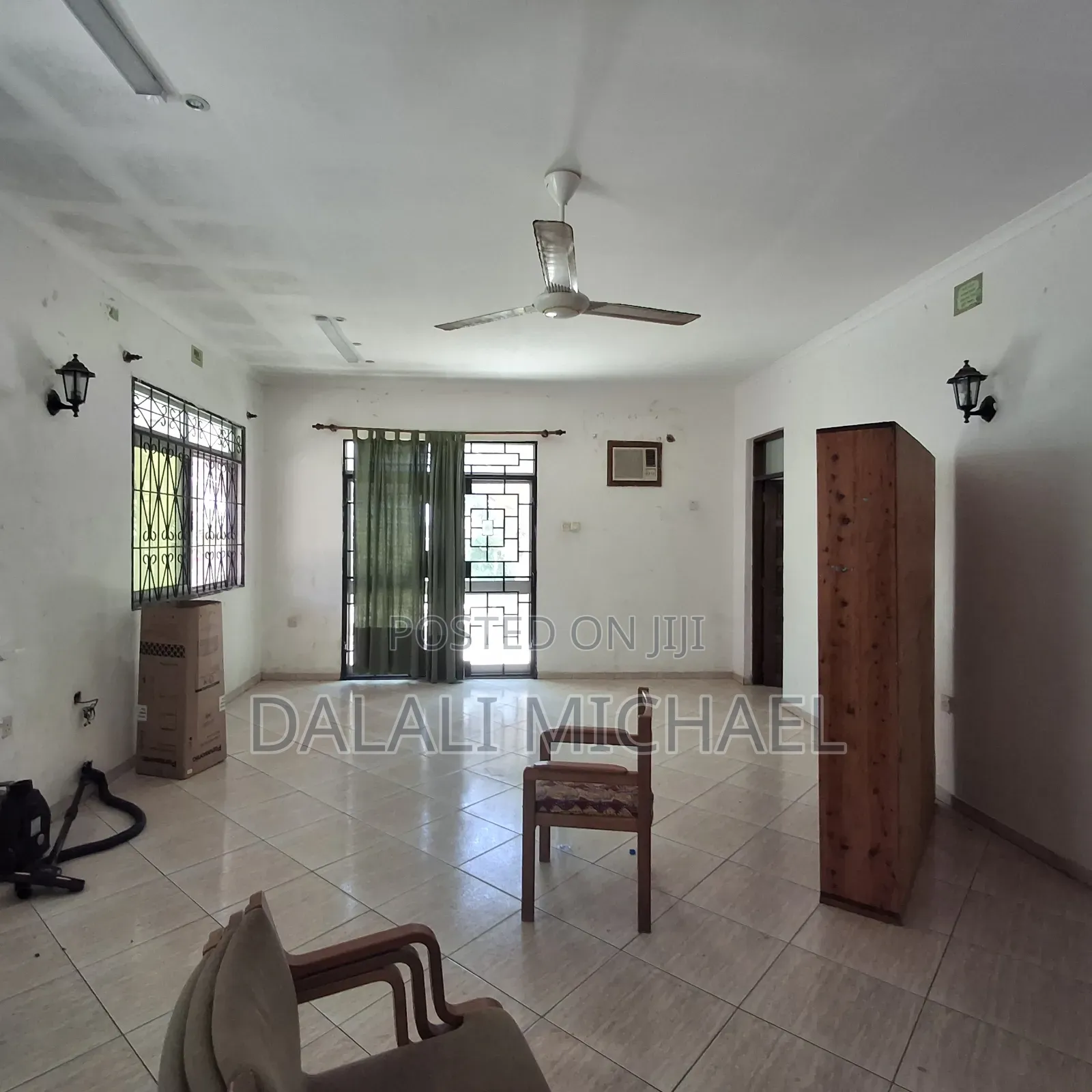 8bdrm Bungalow in Mbezibeach for rent