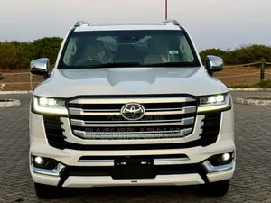 Toyota Land Cruiser 3.5 V6 2022 White
