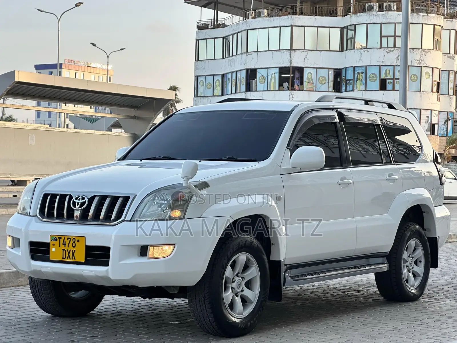 Toyota Land Cruiser 2006 White