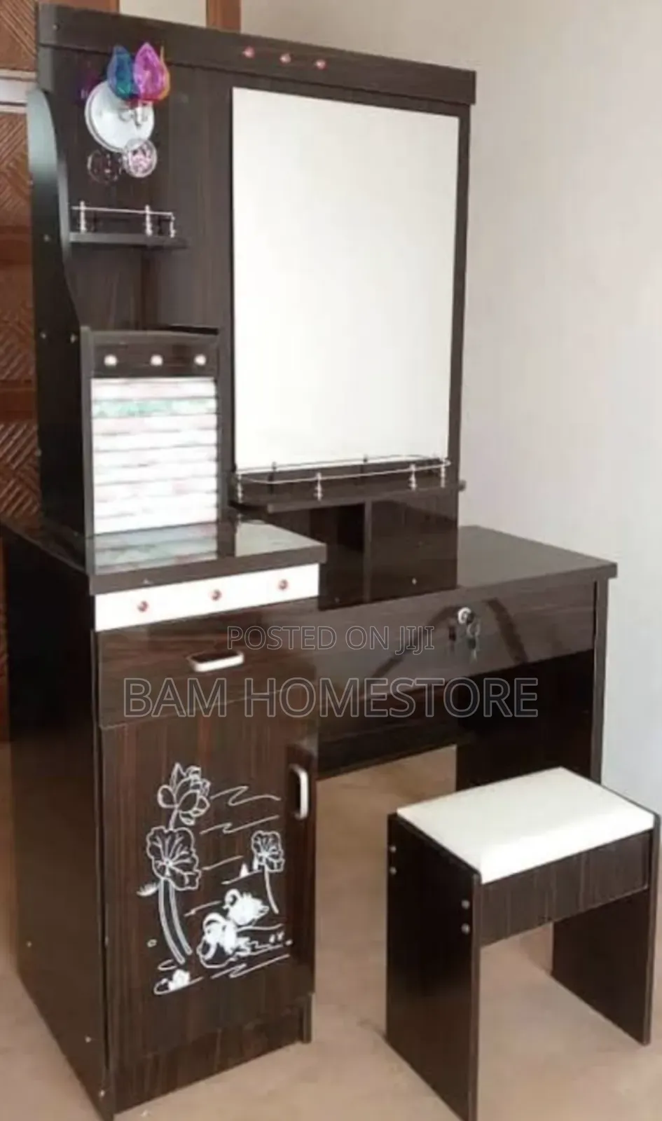 Simple Dressing Table+Chair