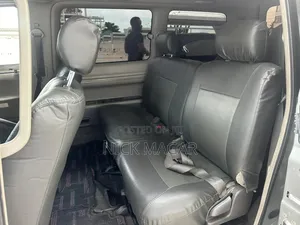 Toyota Noah 2001 Silver
