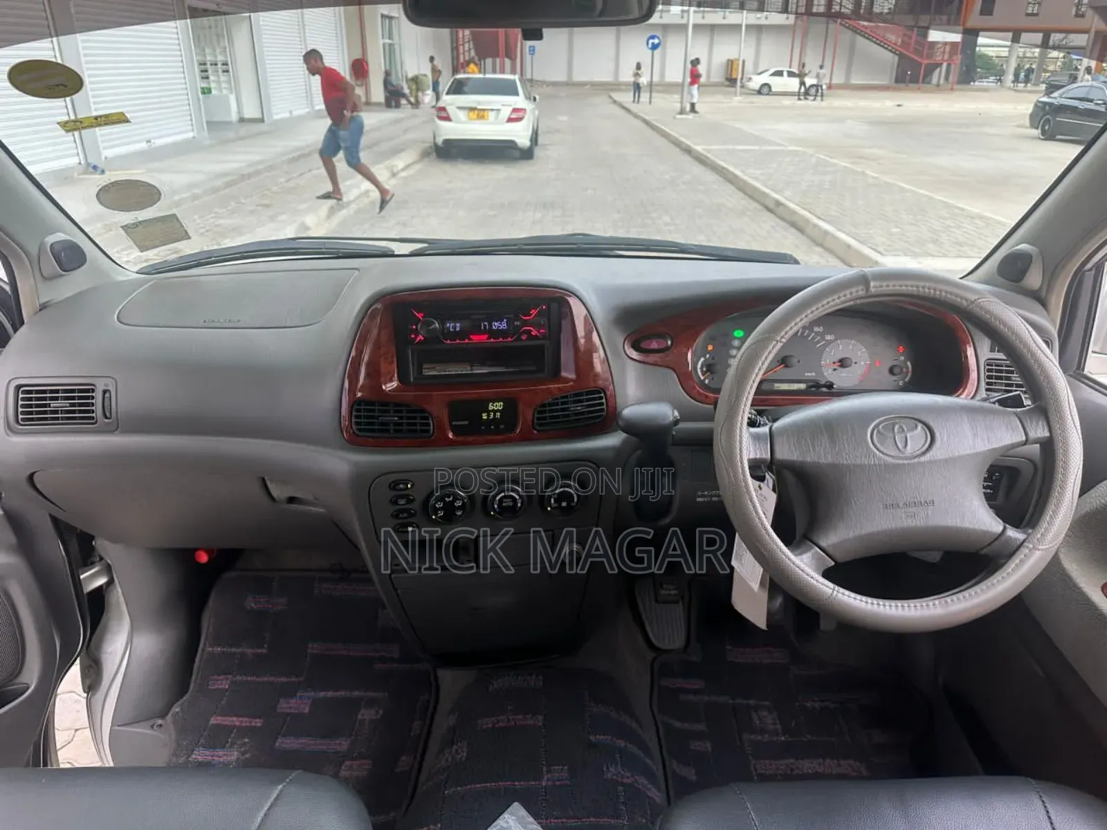 Toyota Noah 2001 Silver