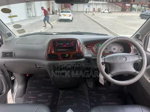 Toyota Noah 2001 Silver